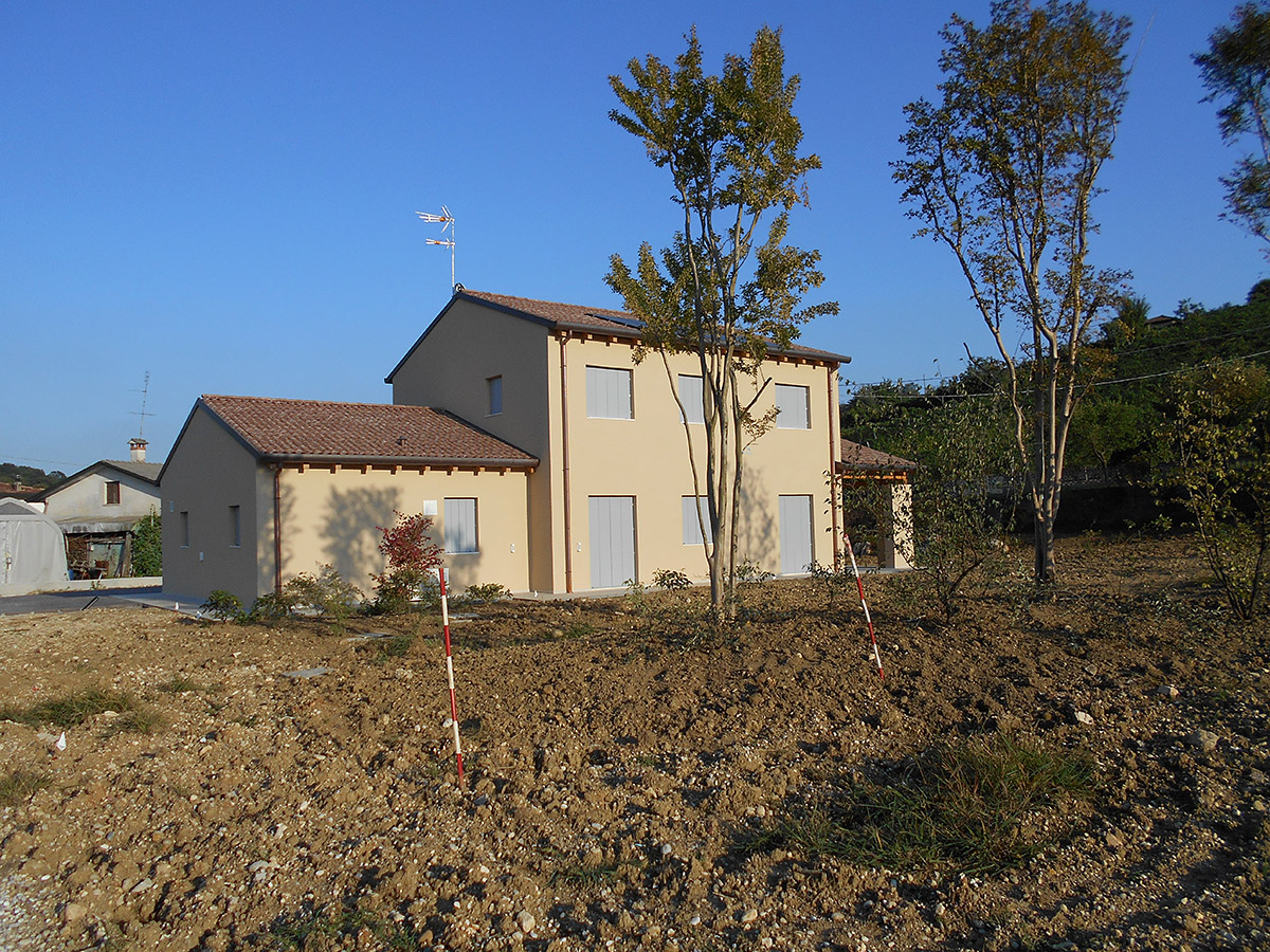 Nuova casa in legno