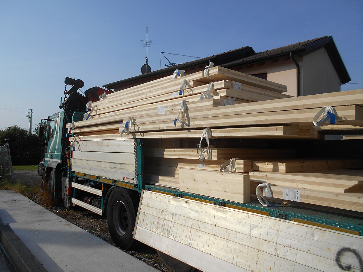 Monolocale prefabbricato in legno ricavato da una pertinenza esistente