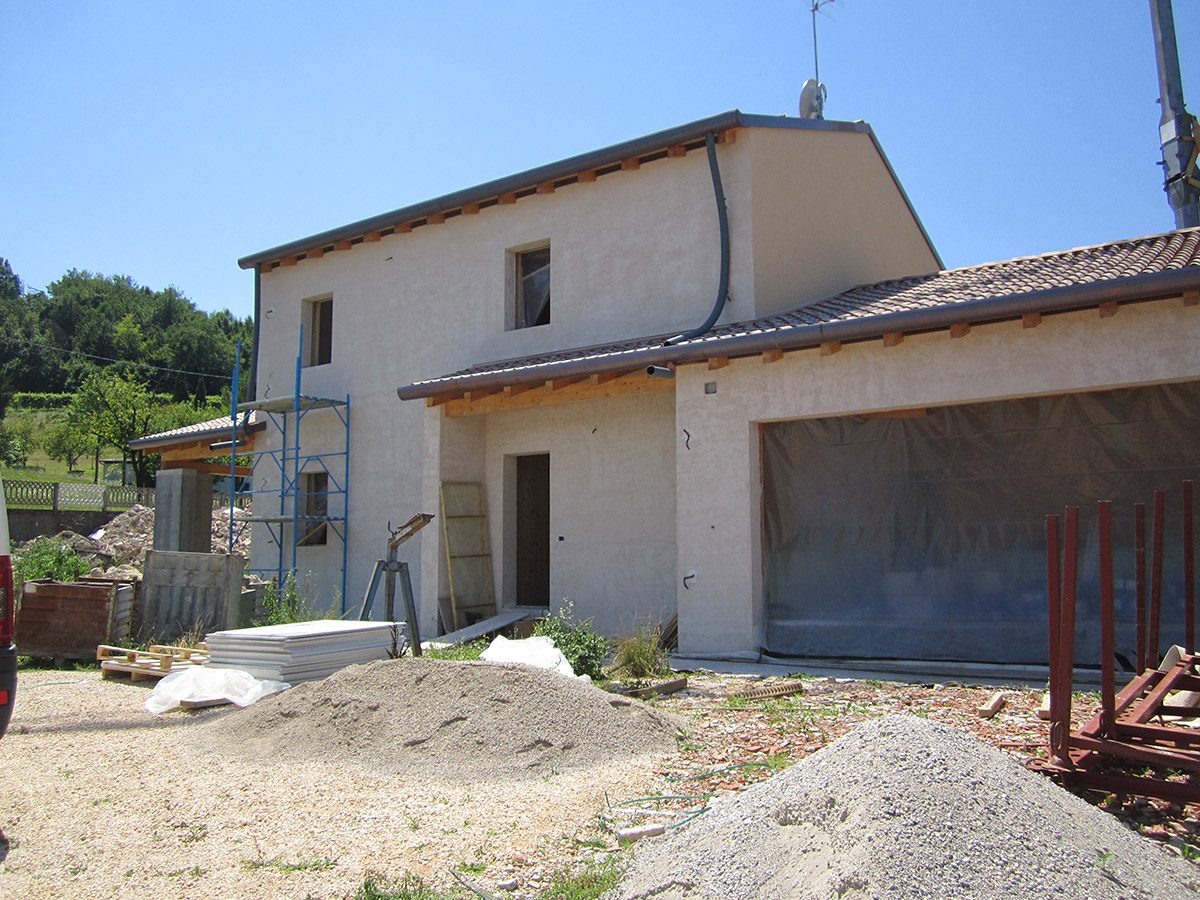 Nuova casa in legno