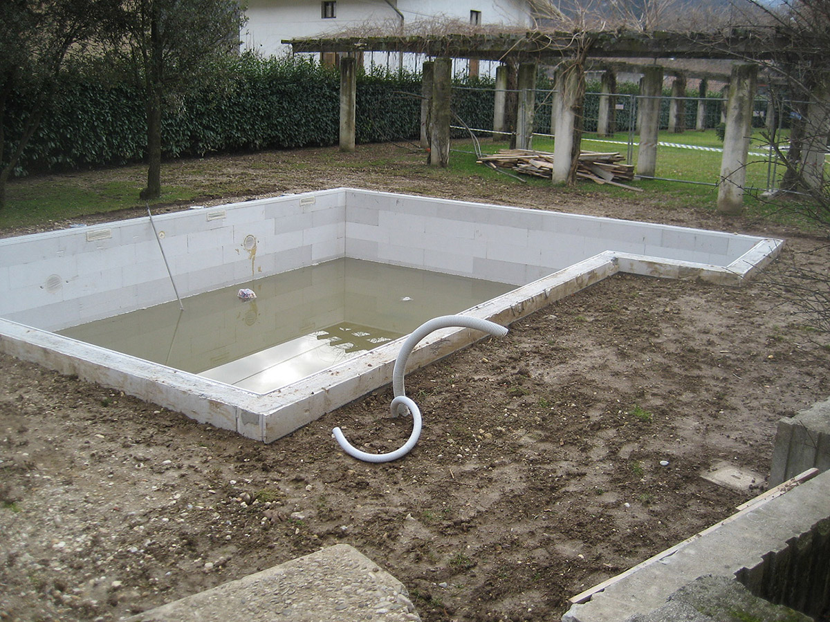 Realizzazione di una piscina per un hotel 3